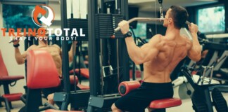 Puxada alta na polia: Como executar Músculos trabalhados e muito mais puxada alta