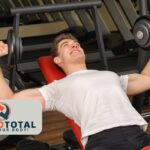 Supino Inclinado com Halter: Como fazer e Dicas supino incliado com halter